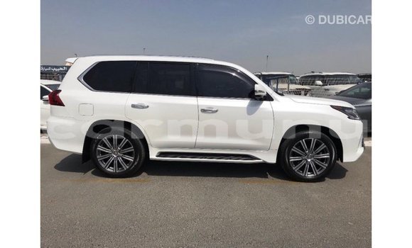 Acheter Import Voiture Lexus LX Blanc à Import - Dubai, Région de la Bouenza Acheter Import Voiture Lexus LX Blanc à Import - Dubai, Région de la Bouenza
