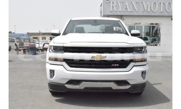 Acheter Import Voiture Chevrolet Silverado Blanc à Import - Dubai, Région de la Bouenza