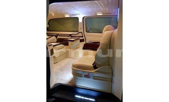 Acheter Import Voiture Mercedes-Benz 250 Noir à Import - Dubai, Région de la Bouenza Acheter Import Voiture Mercedes-Benz 250 Noir à Import - Dubai, Région de la Bouenza