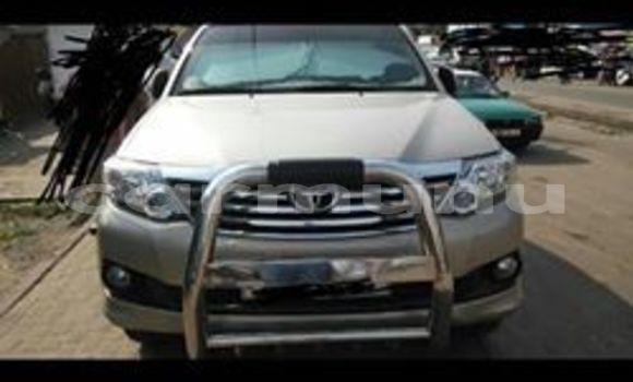 Acheter Occasion Voiture Toyota Fortuner Gris à Brazzaville, Commune de Brazzaville Acheter Occasion Voiture Toyota Fortuner Gris à Brazzaville, Commune de Brazzaville