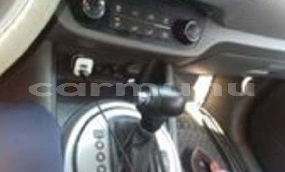 Acheter Occasion Voiture Kia Sportage Blanc à Brazzaville, Commune de Brazzaville Acheter Occasion Voiture Kia Sportage Blanc à Brazzaville, Commune de Brazzaville