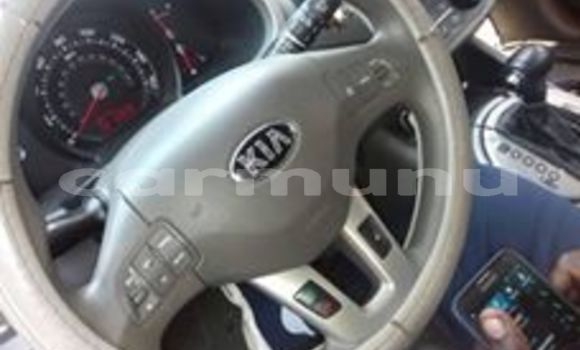 Acheter Occasion Voiture Kia Sportage Blanc à Brazzaville, Commune de Brazzaville Acheter Occasion Voiture Kia Sportage Blanc à Brazzaville, Commune de Brazzaville