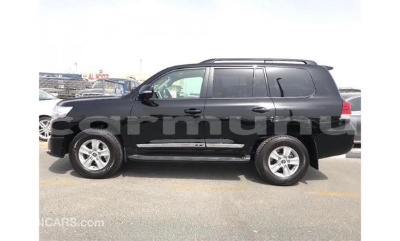 Buy Import Toyota Land Cruiser Black Car in Import - Dubai in Region of Bouenza Buy Import Toyota Land Cruiser Black Car in Import - Dubai in Region of Bouenza