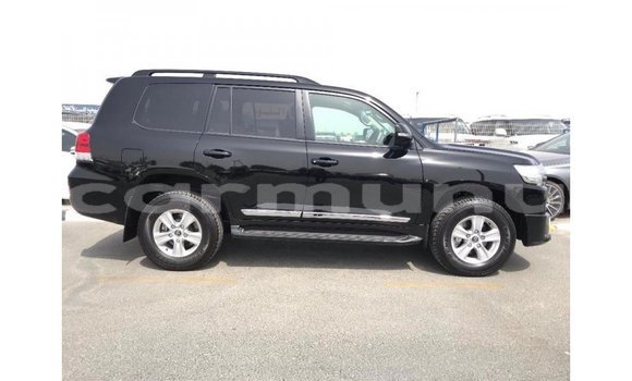 Buy Import Toyota Land Cruiser Black Car in Import - Dubai in Region of Bouenza Buy Import Toyota Land Cruiser Black Car in Import - Dubai in Region of Bouenza