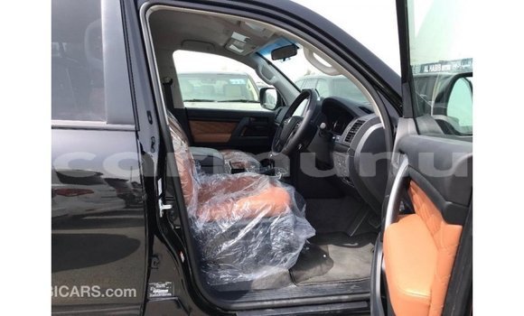 Buy Import Toyota Land Cruiser Black Car in Import - Dubai in Region of Bouenza Buy Import Toyota Land Cruiser Black Car in Import - Dubai in Region of Bouenza