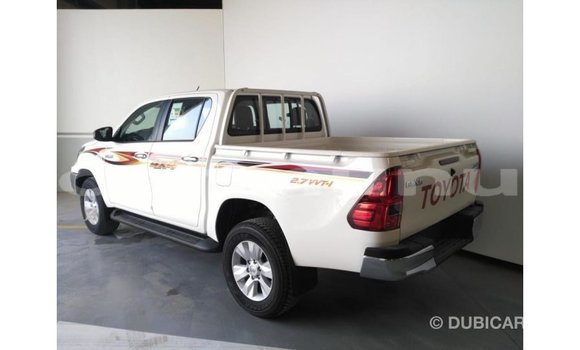 Acheter Import Voiture Toyota Hilux Blanc à Import - Dubai, Région de la Bouenza Acheter Import Voiture Toyota Hilux Blanc à Import - Dubai, Région de la Bouenza