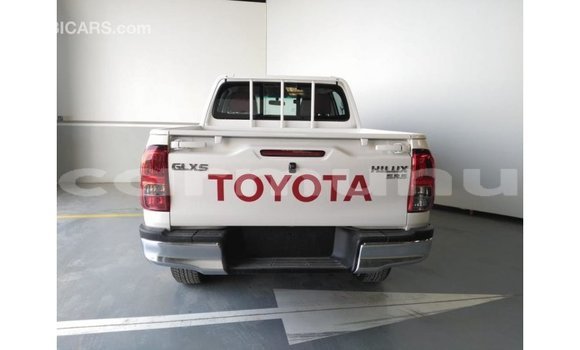 Acheter Import Voiture Toyota Hilux Blanc à Import - Dubai, Région de la Bouenza Acheter Import Voiture Toyota Hilux Blanc à Import - Dubai, Région de la Bouenza