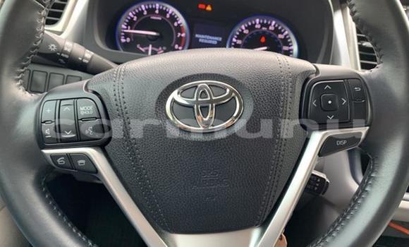 Buy Used Toyota Highlander Beige Car in Brazzaville in Municipality of Brazzaville Buy Used Toyota Highlander Beige Car in Brazzaville in Municipality of Brazzaville
