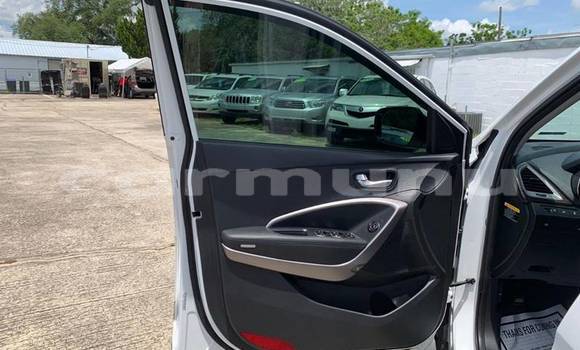 Buy Used Hyundai Santa Fe Green Car in Brazzaville in Municipality of Brazzaville Buy Used Hyundai Santa Fe Green Car in Brazzaville in Municipality of Brazzaville