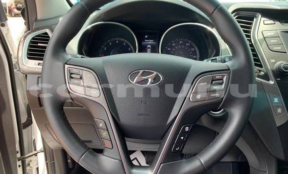 Buy Used Hyundai Santa Fe Green Car in Brazzaville in Municipality of Brazzaville Buy Used Hyundai Santa Fe Green Car in Brazzaville in Municipality of Brazzaville