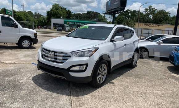 Buy Used Hyundai Santa Fe Green Car in Brazzaville in Municipality of Brazzaville Buy Used Hyundai Santa Fe Green Car in Brazzaville in Municipality of Brazzaville