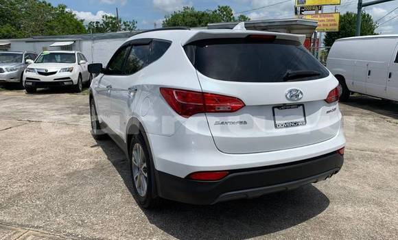 Buy Used Hyundai Santa Fe Green Car in Brazzaville in Municipality of Brazzaville Buy Used Hyundai Santa Fe Green Car in Brazzaville in Municipality of Brazzaville