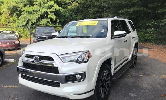 Buy Used Toyota 4Runner Green Car in Brazzaville in Municipality of Brazzaville Buy Used Toyota 4Runner Green Car in Brazzaville in Municipality of Brazzaville