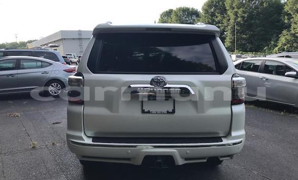 Buy Used Toyota 4Runner Green Car in Brazzaville in Municipality of Brazzaville Buy Used Toyota 4Runner Green Car in Brazzaville in Municipality of Brazzaville