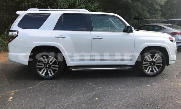 Buy Used Toyota 4Runner Green Car in Brazzaville in Municipality of Brazzaville Buy Used Toyota 4Runner Green Car in Brazzaville in Municipality of Brazzaville