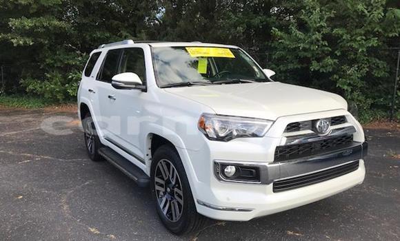 Buy Used Toyota 4Runner Green Car in Brazzaville in Municipality of Brazzaville Buy Used Toyota 4Runner Green Car in Brazzaville in Municipality of Brazzaville